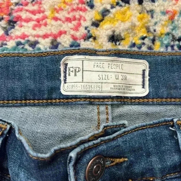 Free People Busted Knee High Waisted Skinny Jeans Women’s Size 31 - Picture 11 of 13